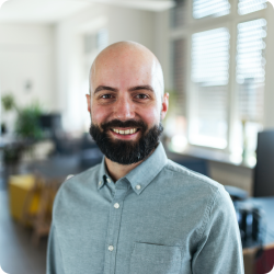 Portrait Felix Bastam